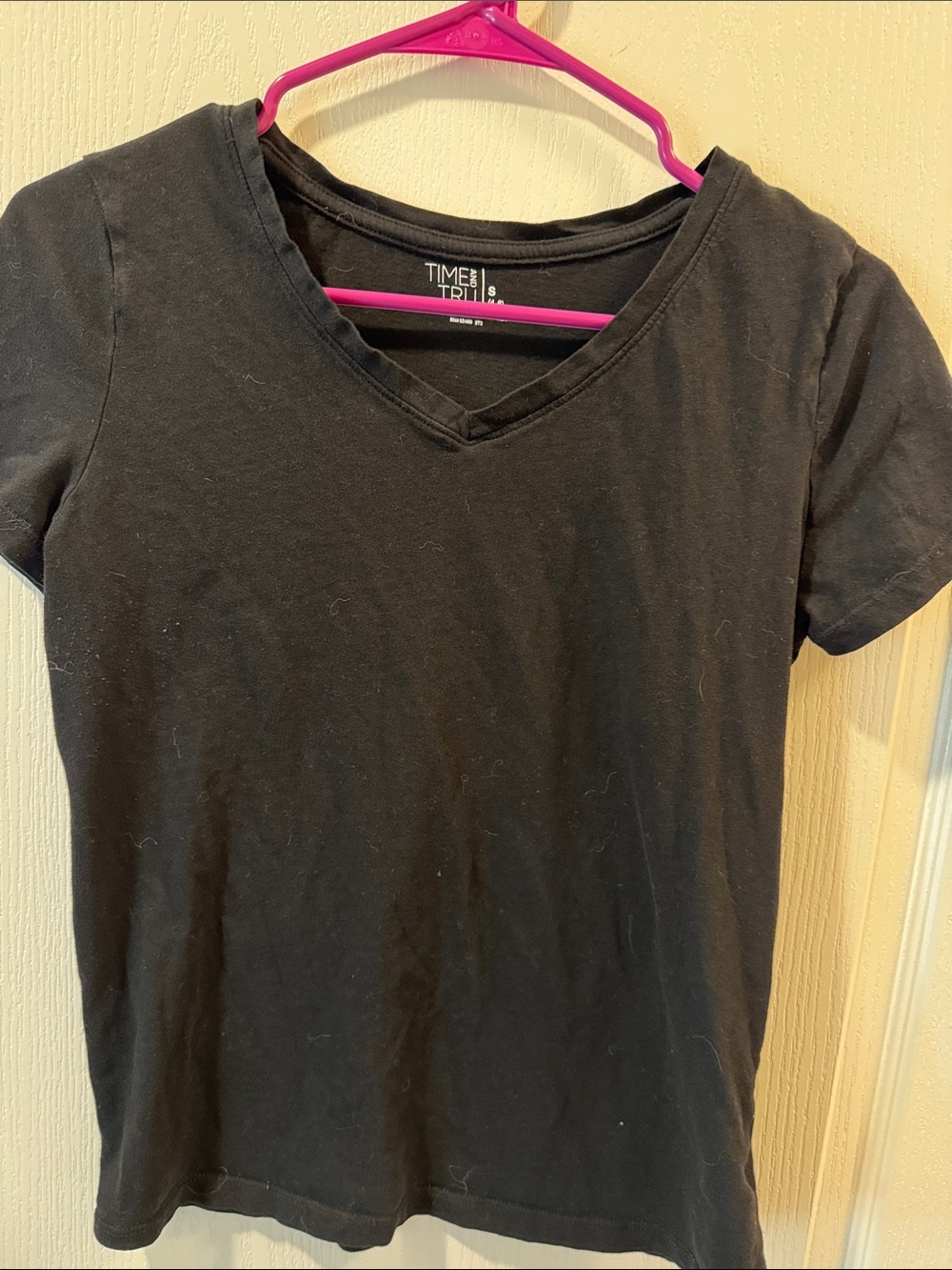 Time and Tru Black V-Neck Short Sleeve Tee - Classic Fit